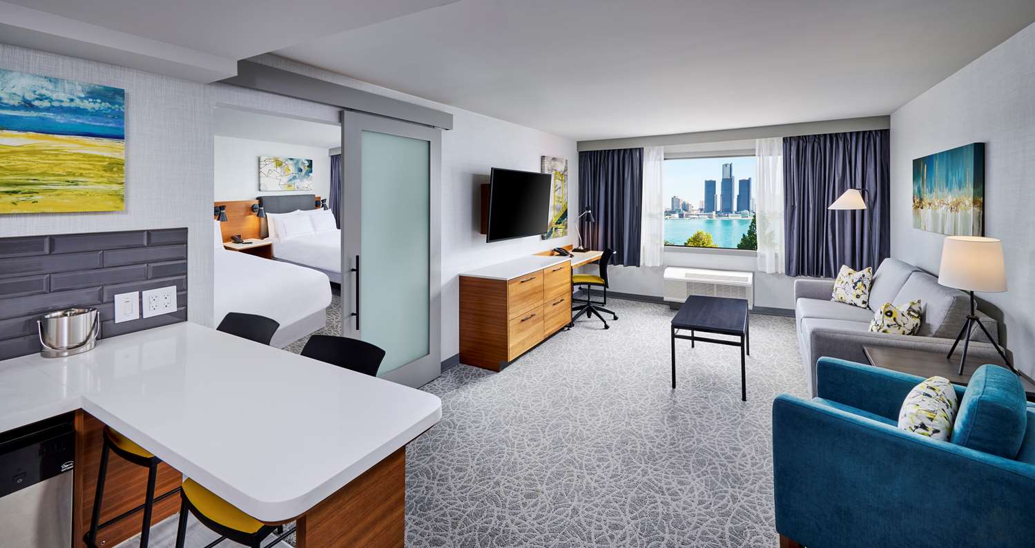Suite, 2 Queen Beds, Water View