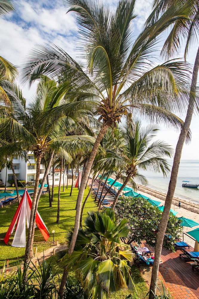 Bamburi Beach Hotel 62/74