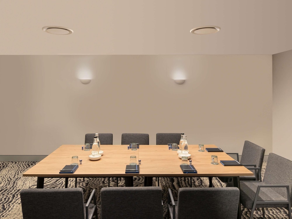Mercure Sydney Manly Warringah 67/73