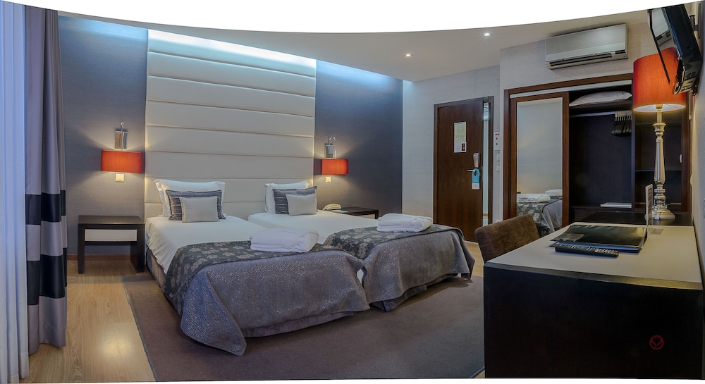 Your Hotel And Spa 3/34
