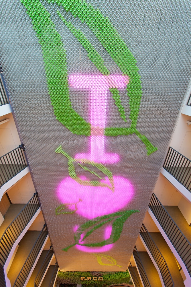 Green Hotel - West District 7/64