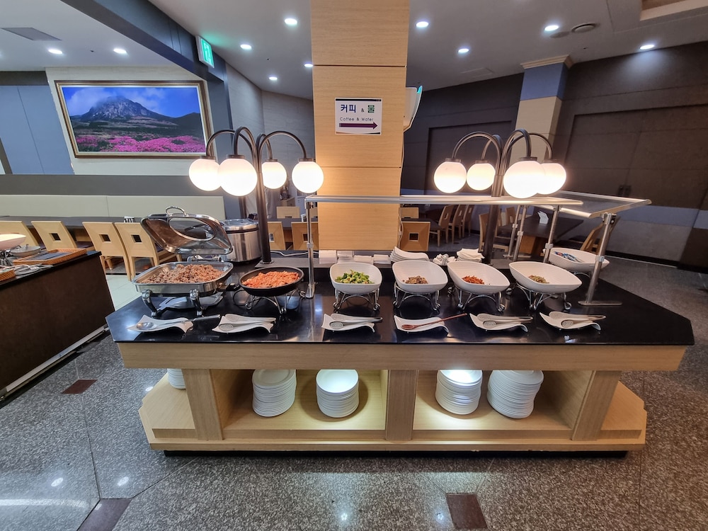 Sea Cliff Hotel Jeju 58/69