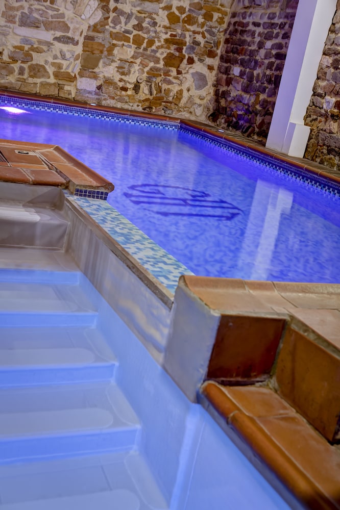 swimming pool spa