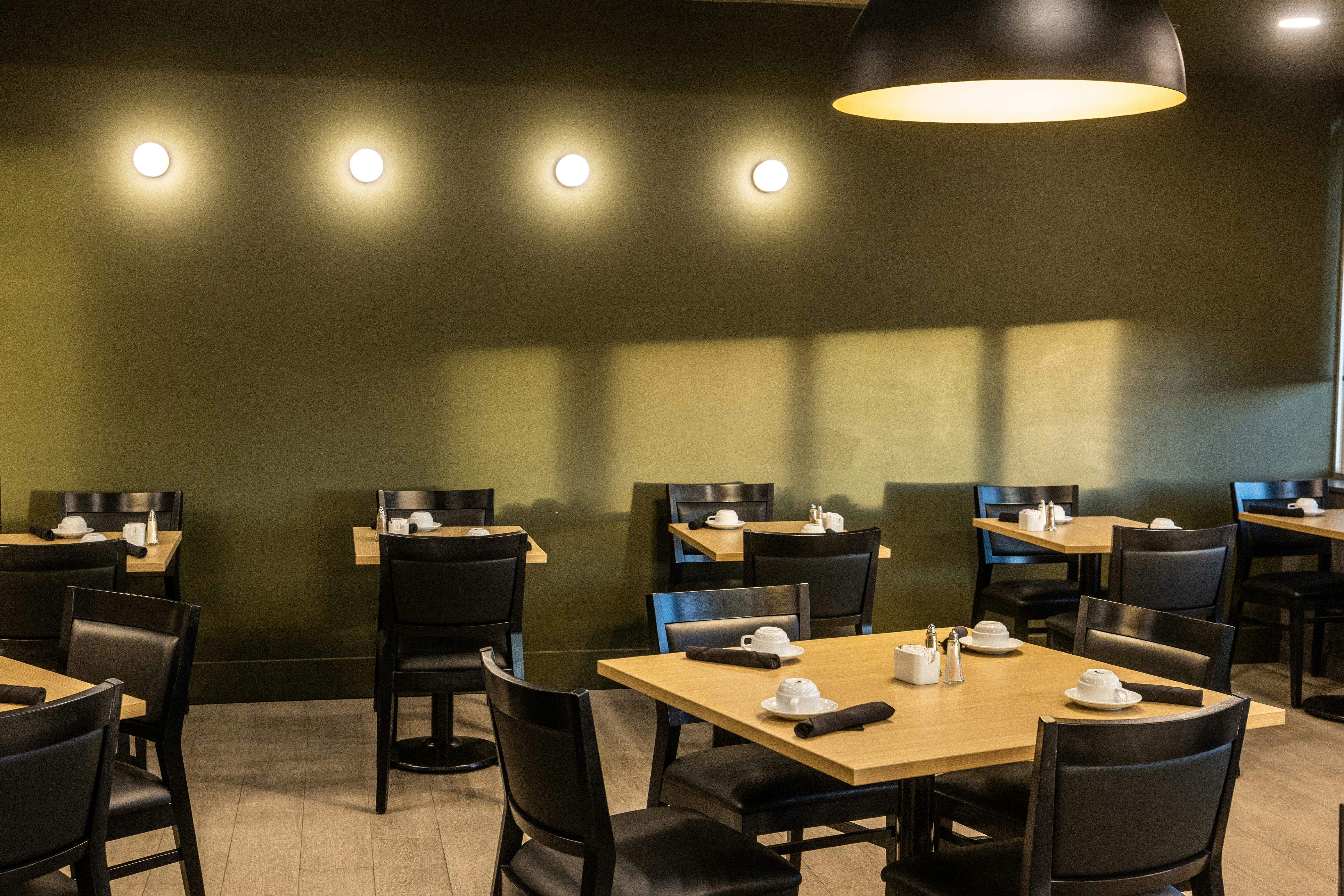 DoubleTree by Hilton Calgary North 24/33
