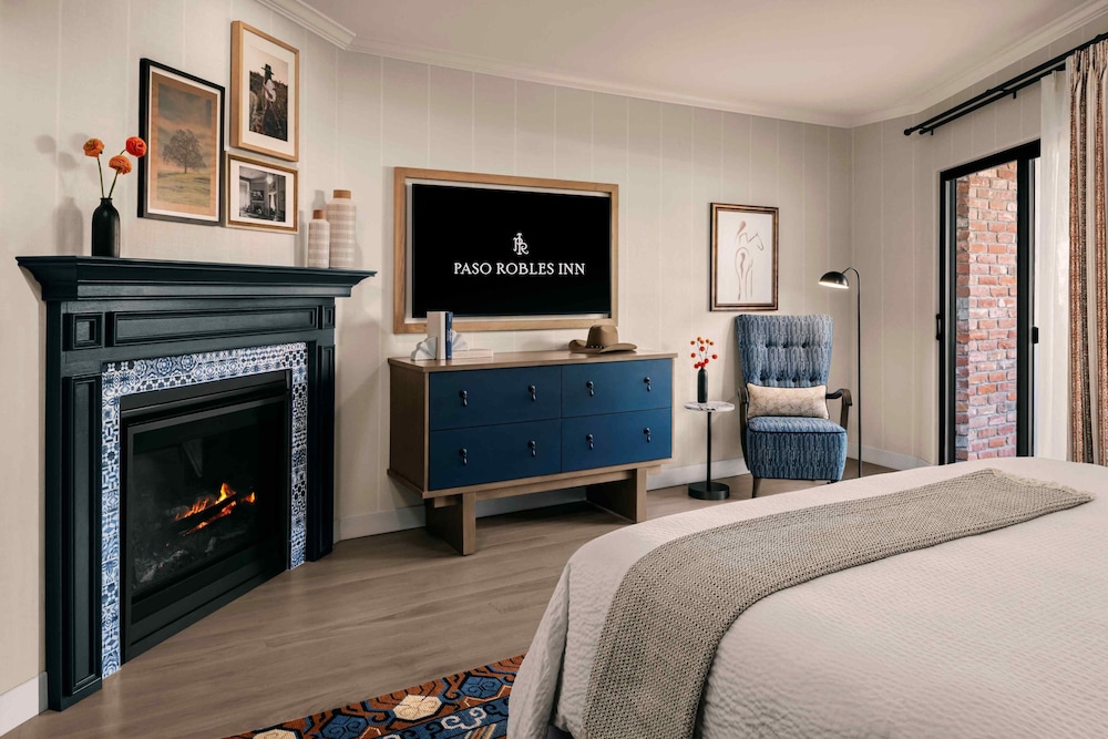 Garden, Deluxe, Suite, King Bed, Pet Friendly