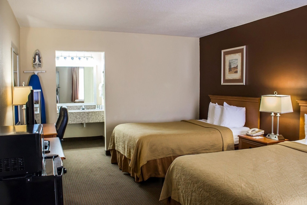Hotel Dunn, NC 16/36