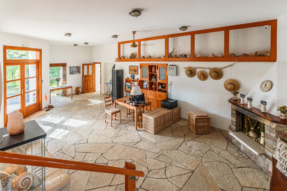 Grekis Hotel Apartments 13/33