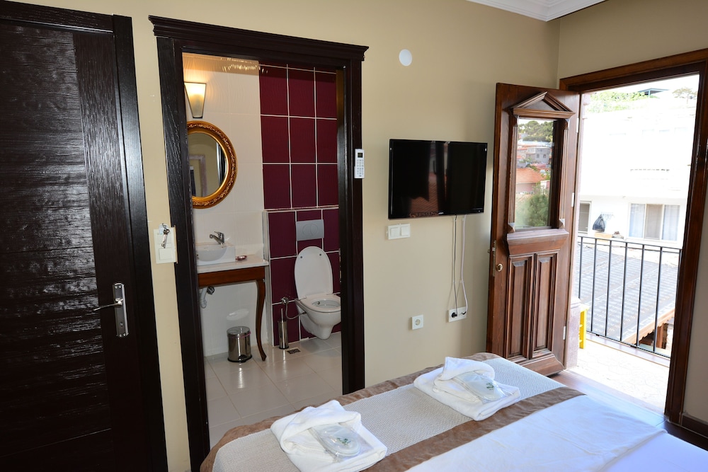 Hayriye Hanim Ege Hotel 18/35