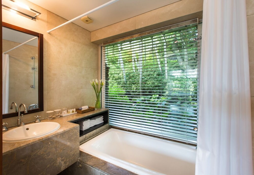 Seaes Hotel & Resort 37/74