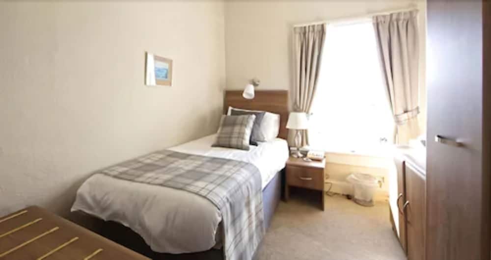 Uig Lodge Hotel 21/59