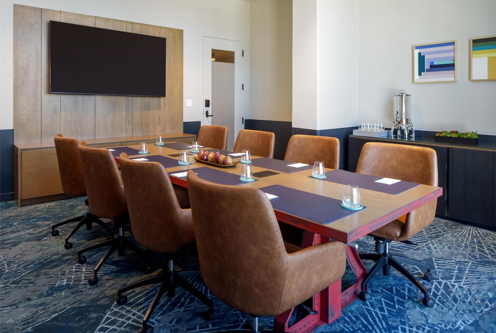 Caption by Hyatt Downtown Nashville The Gulch 42/50