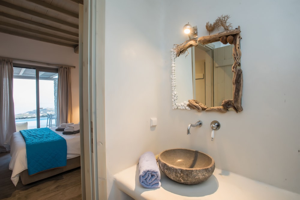 Amallini Suites 48/50