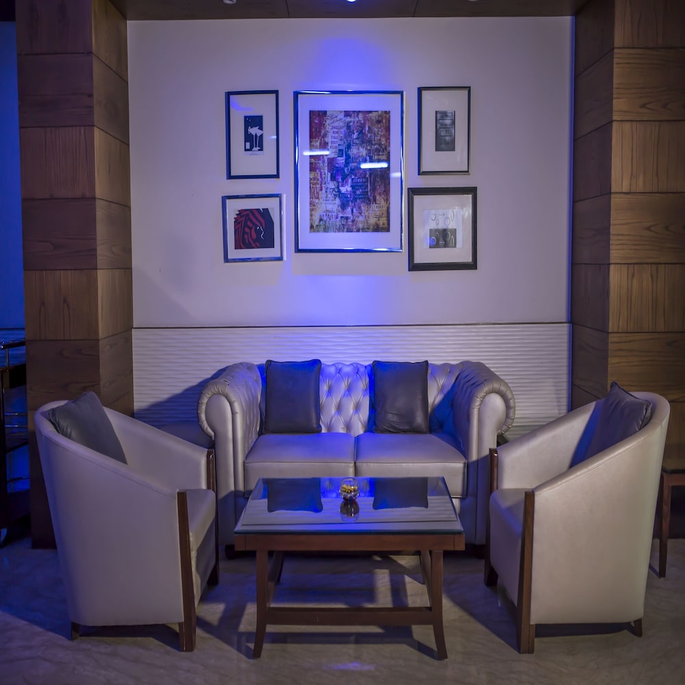 Sarovar Portico 26/50