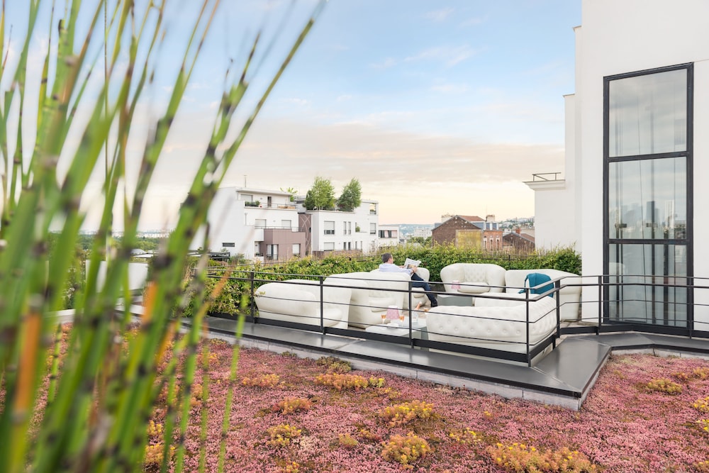 Atrium Suresnes Hotel 57/61