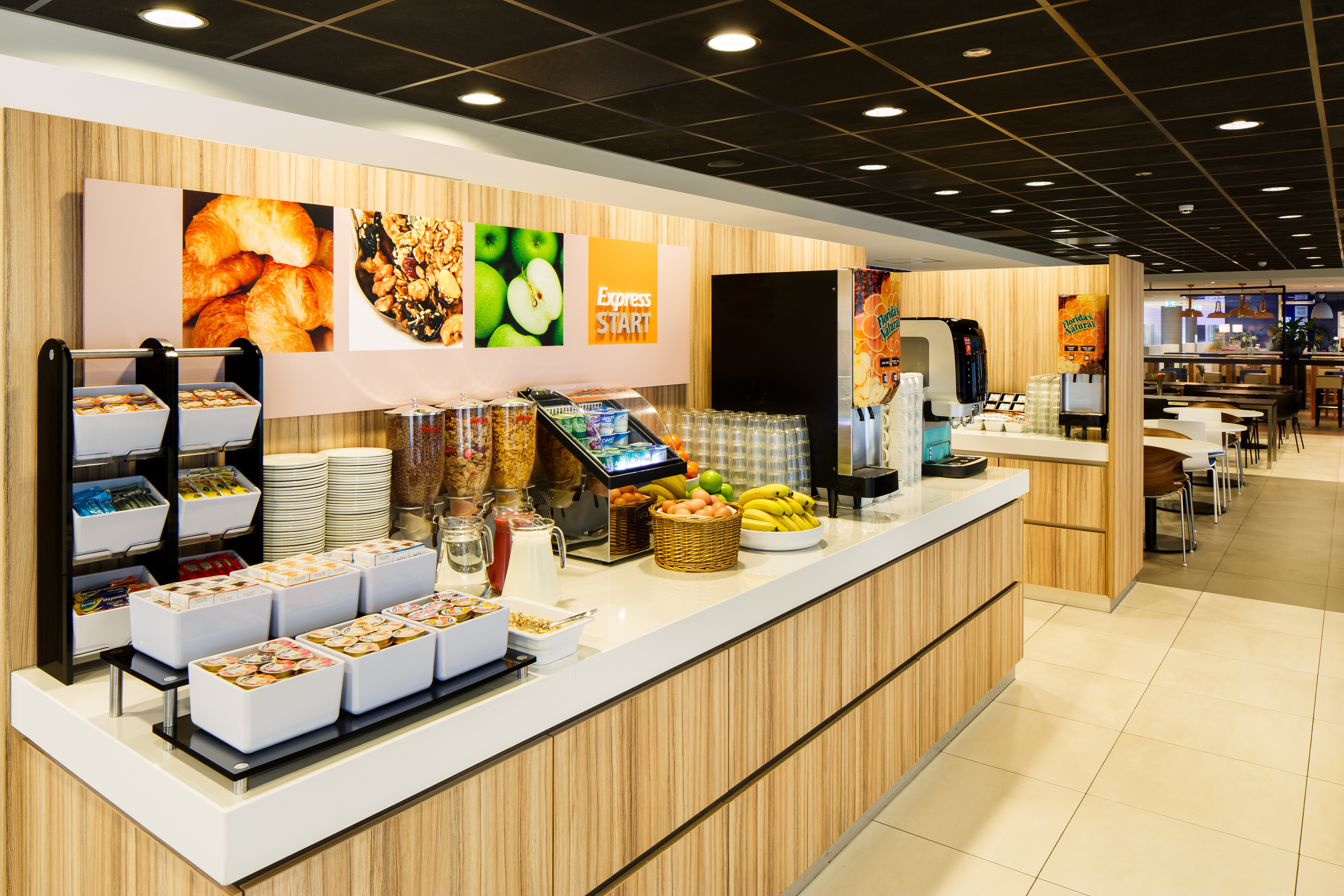 HOLIDAY INN EXPRESS ROTTERDAM - CENTRAL STATION 15/60