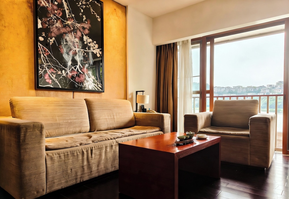 Baiyun Lakeside Hotel 35/50