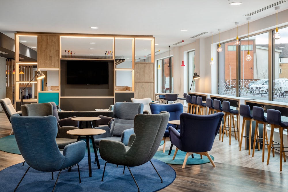 Holiday Inn Express Cambridge West - Cambourne 40/52