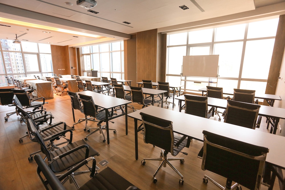 Aj Hotel Hsinchu 33/37