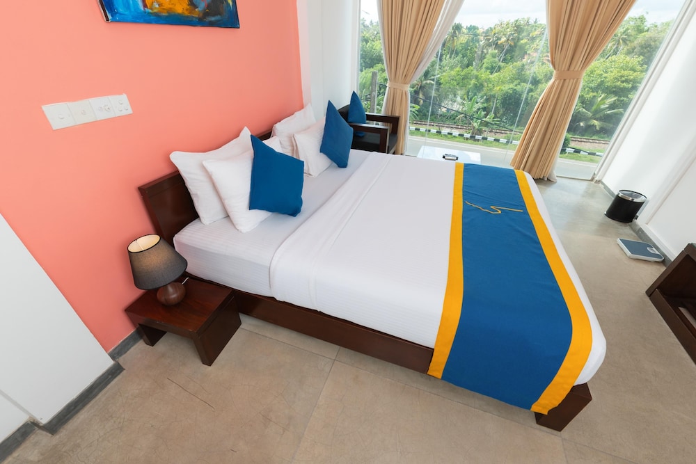 Gartons Cape Hotel 13/46