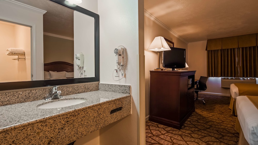 Best Western Salinas Monterey Hotel 20/37
