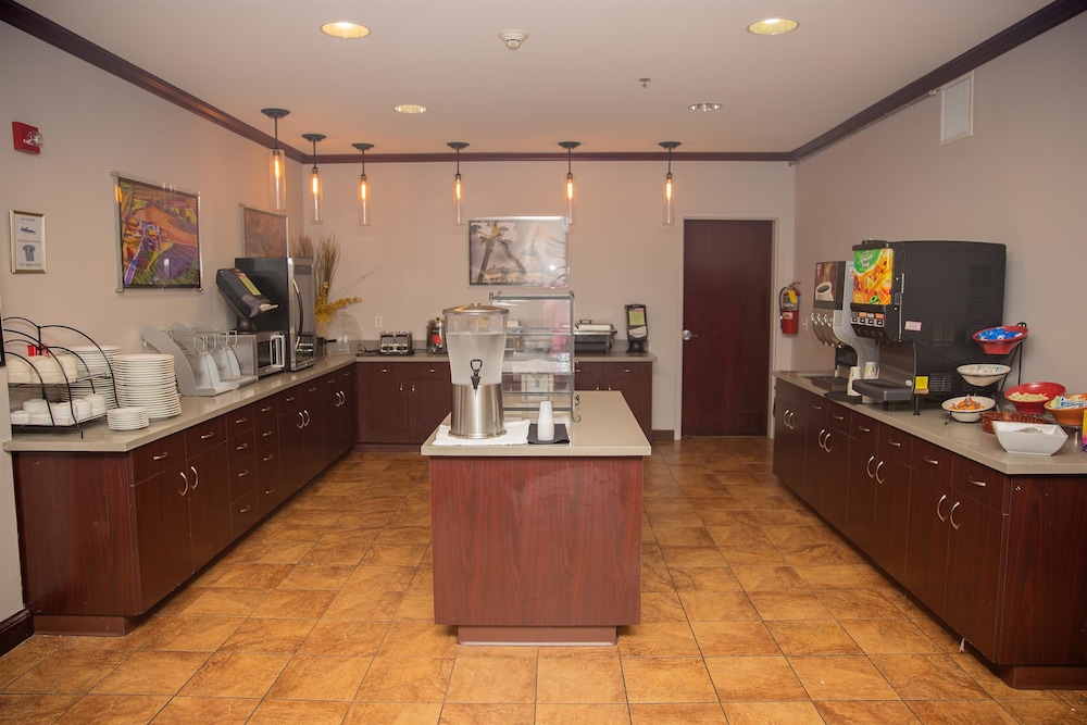 Parke Regency Hotel & Conf Ctr 27/32