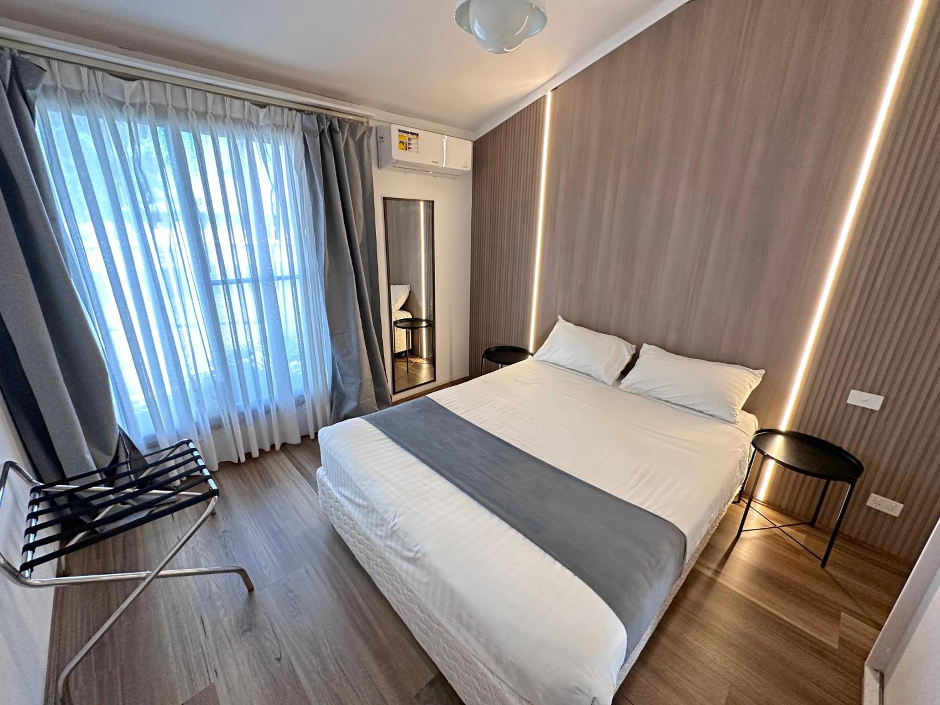 Deluxe, Family, Suite
