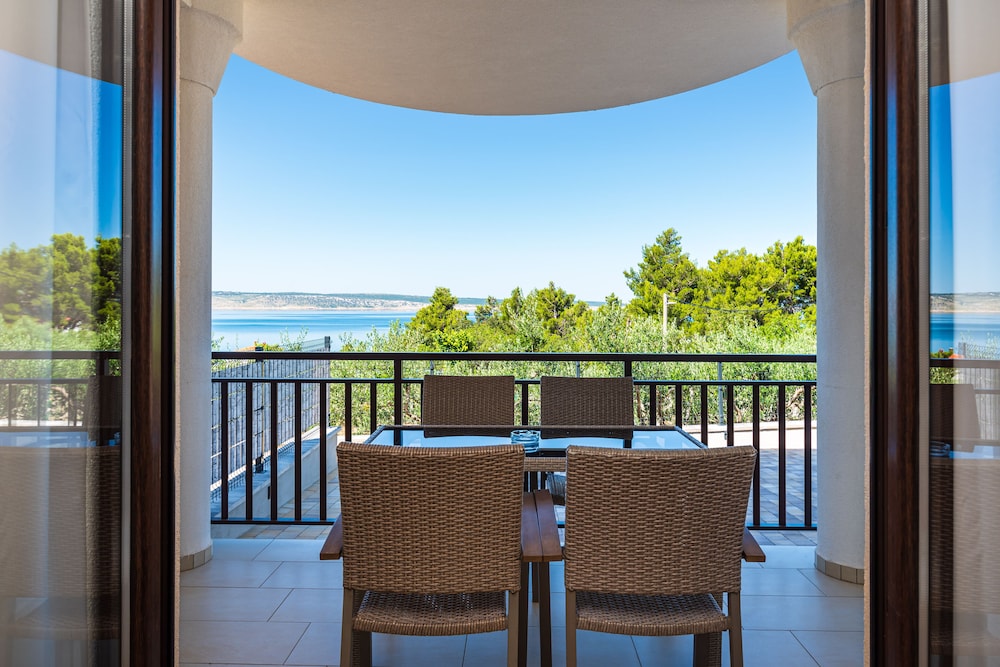 HOTEL VICKO 33/50