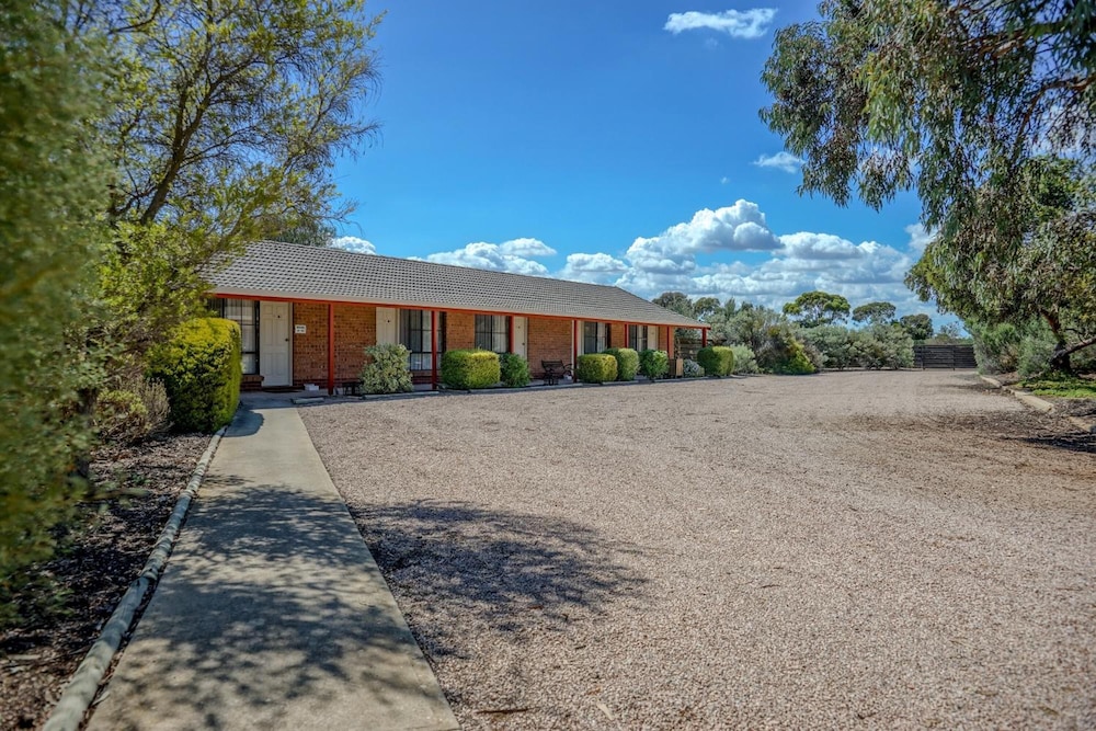 KADINA GATEWAY MOTOR INN 32/45