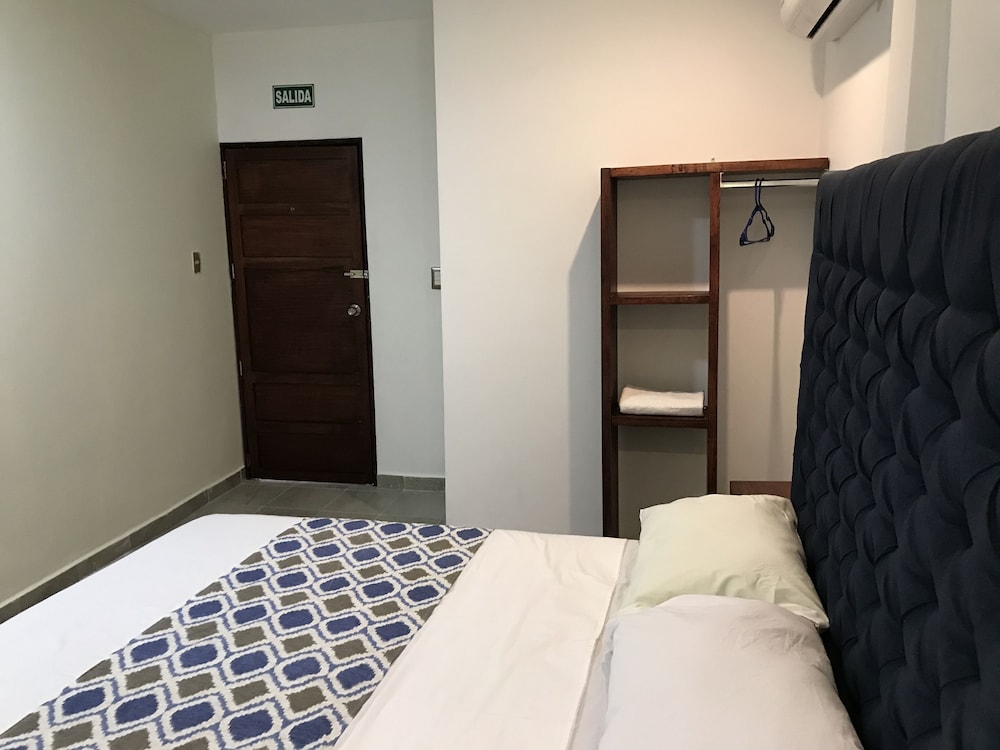 HOTEL PLAZA AMALIA 16/26