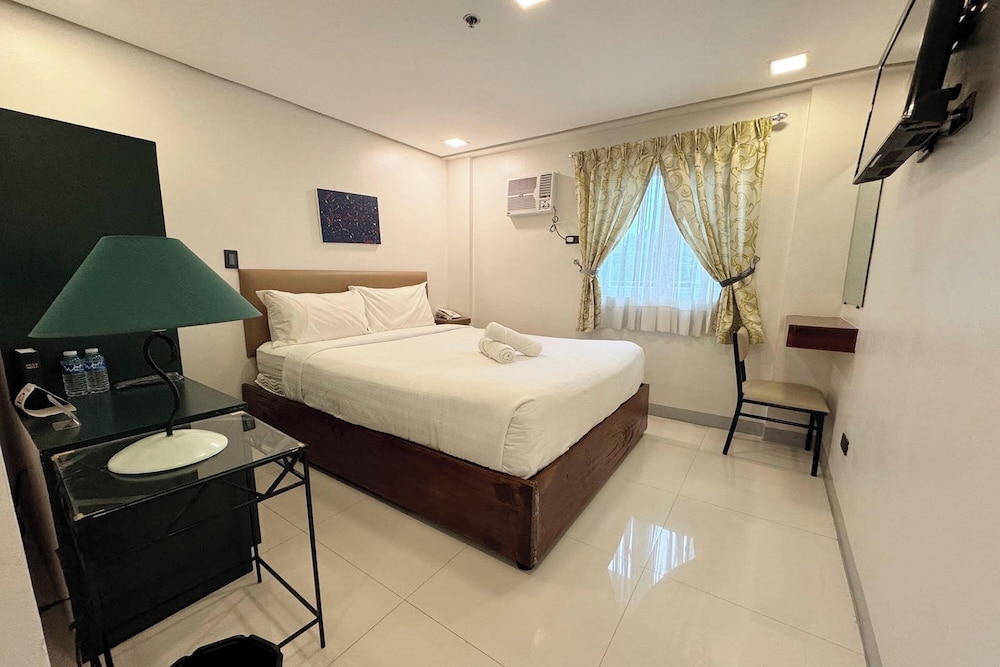 Belltower CSheLi Suites Bantay - Vigan by ZUZU 66/83