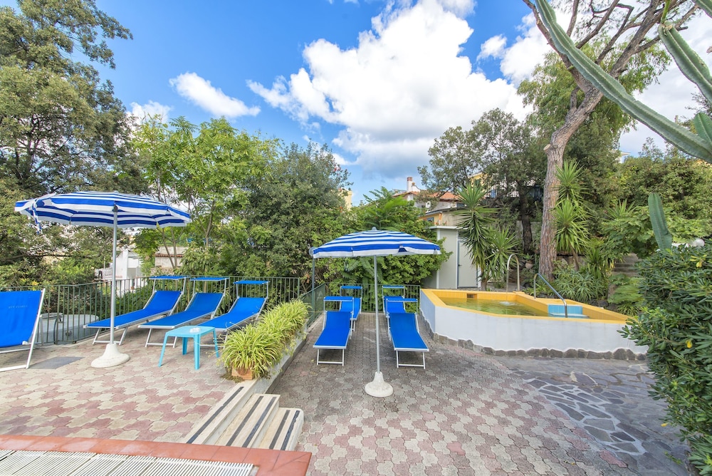 Vittoria Hotel 52/63