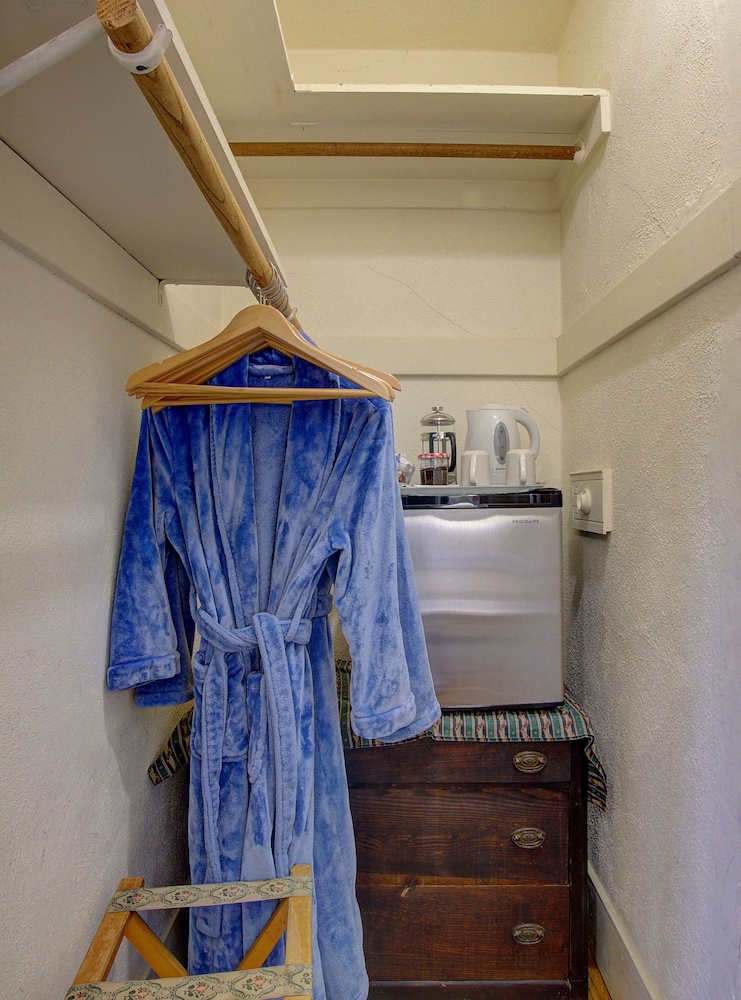 Secret Garden Inn 10/73