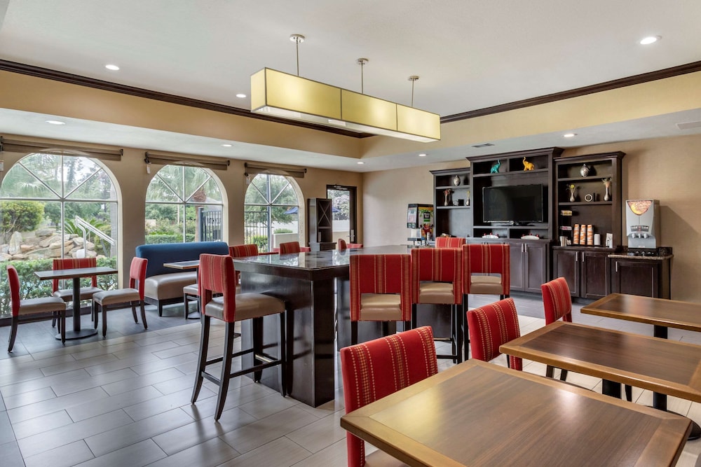 Comfort Inn Suites Fm1960 Champions 42/55