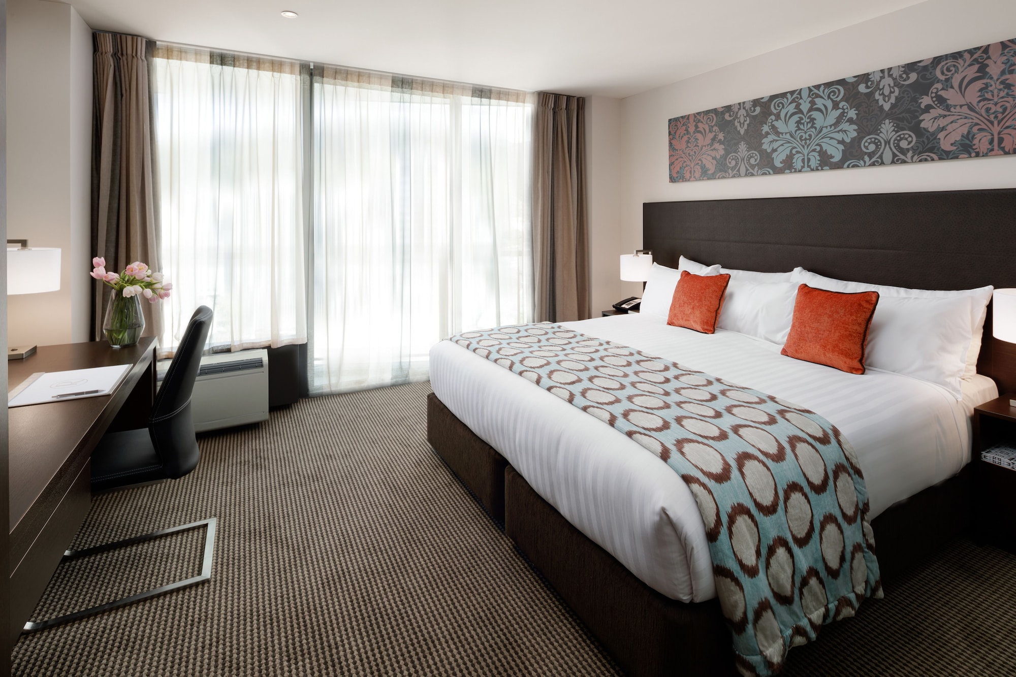 SUPERIOR, KING BED