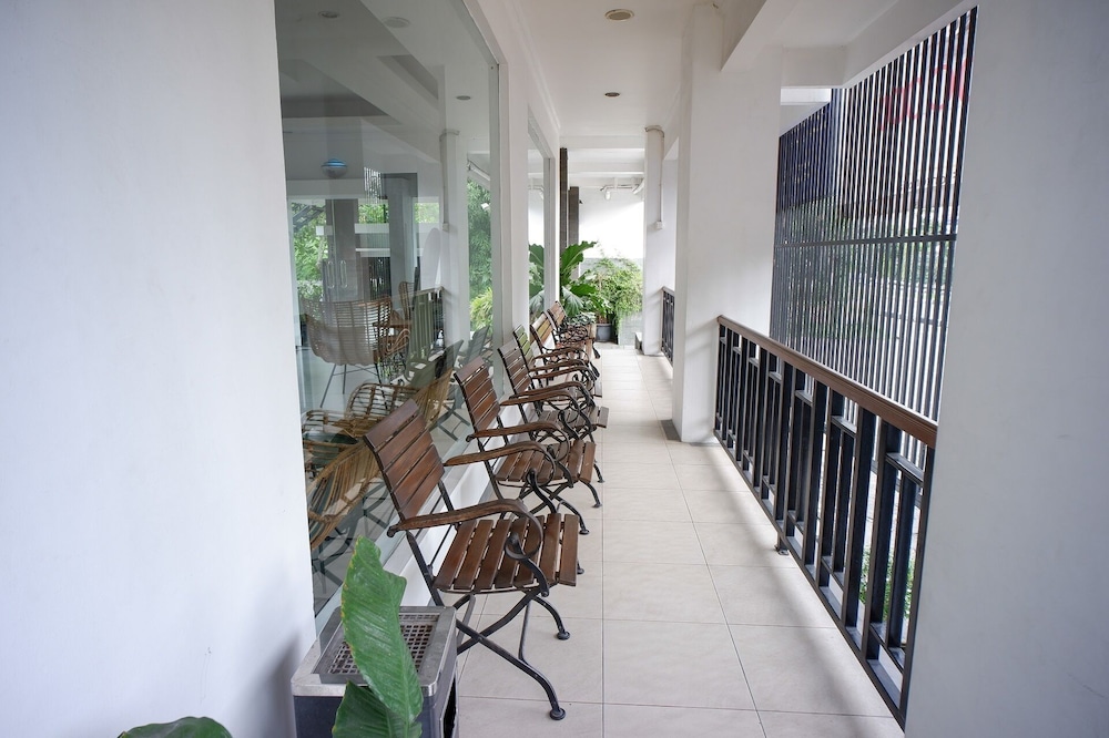 Front One Resort Yogyakarta 12/46