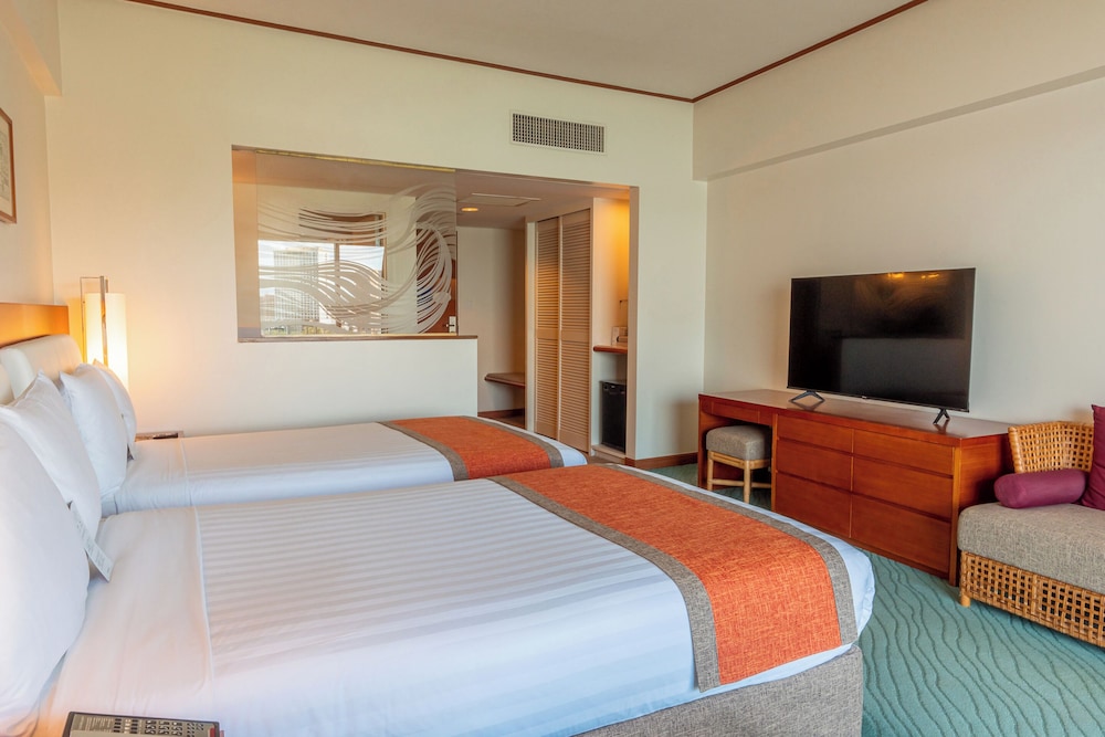 Room, Twin Beds, Ocean Front، Hotel Nikko Guam 2/3