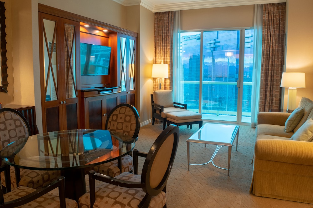 The Signature at MGM Grand - All Suites 36/60