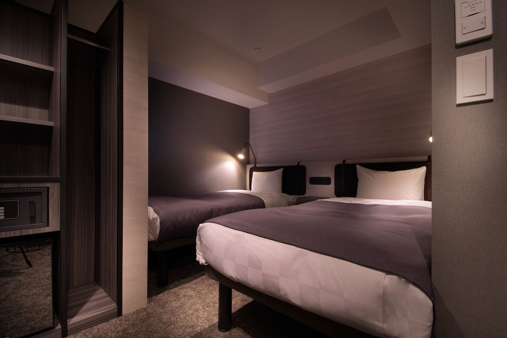 ROOM, TWIN BEDS, RIVERSIDE