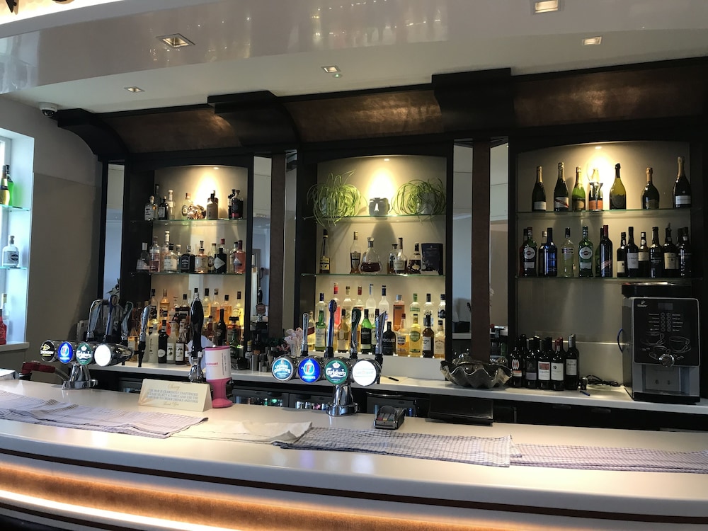 Pier Hotel 20/50