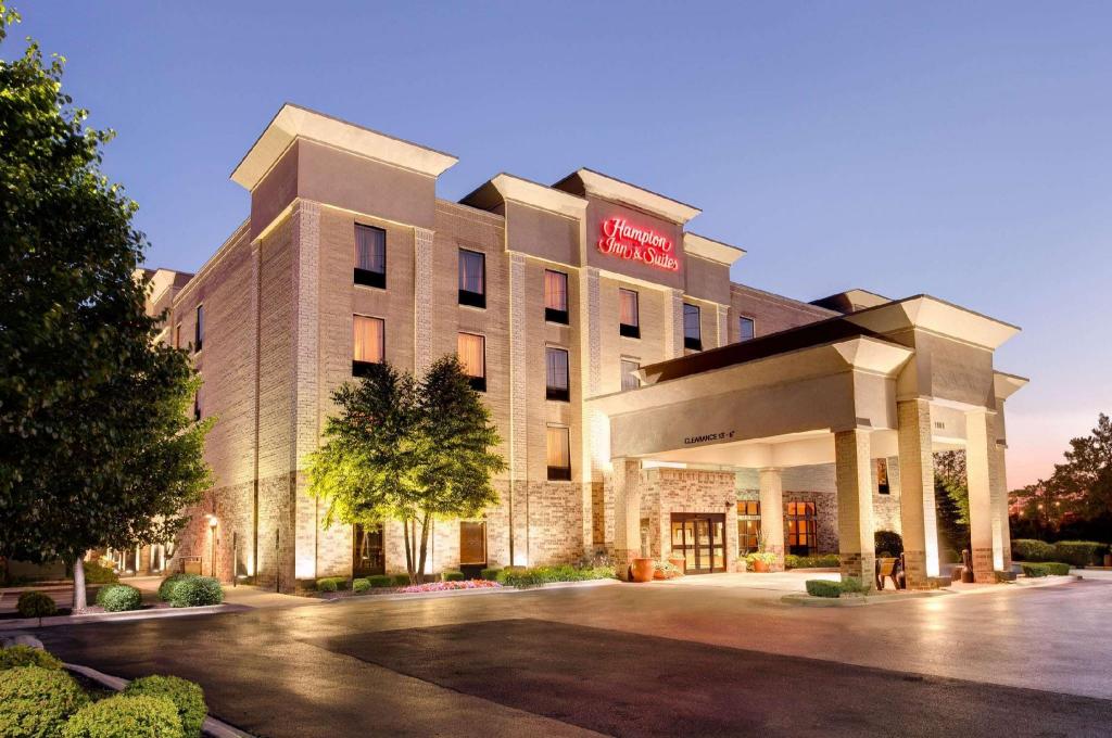 HAMPTON INN SUITES ADDISON in ADDISON - IL