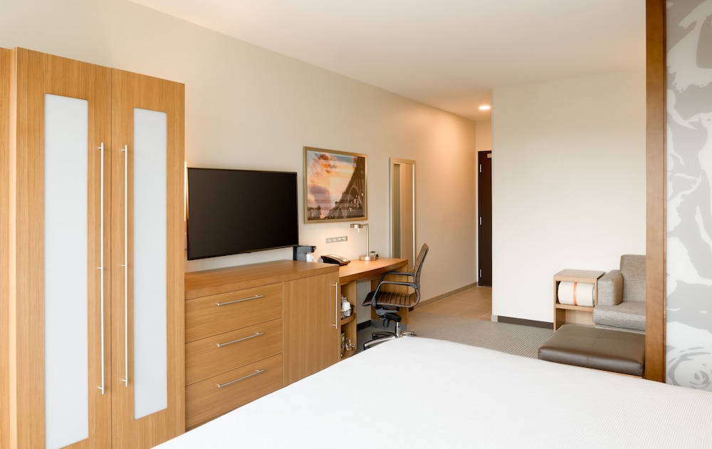 ROOM, KING BED, SOFA, HIGH FLOOR