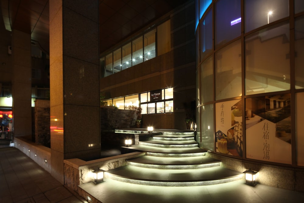 Beitou Hot Spring Resort Tian Yue Quan 36/65