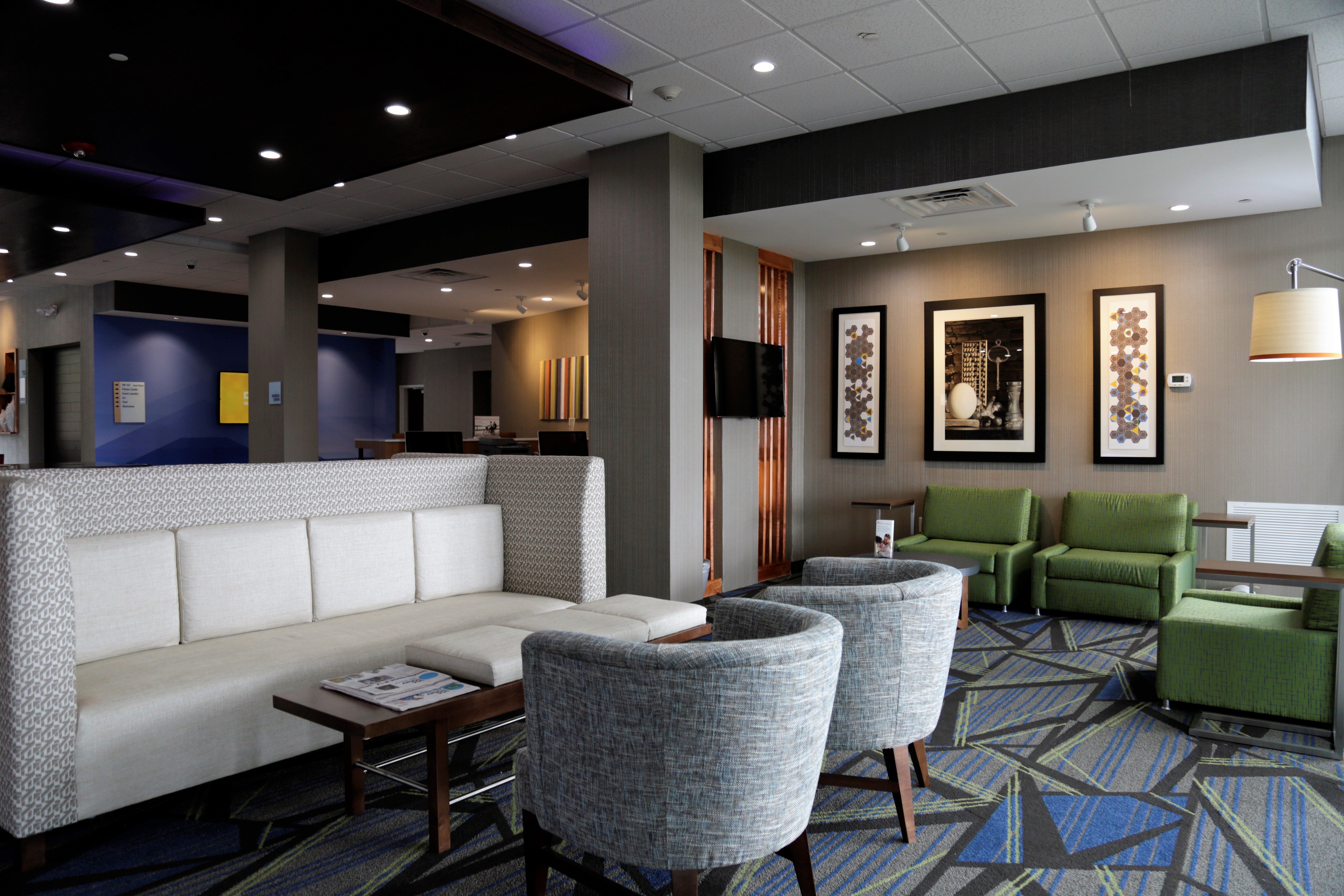 Holiday Inn Express Suites Alabaster 8/41