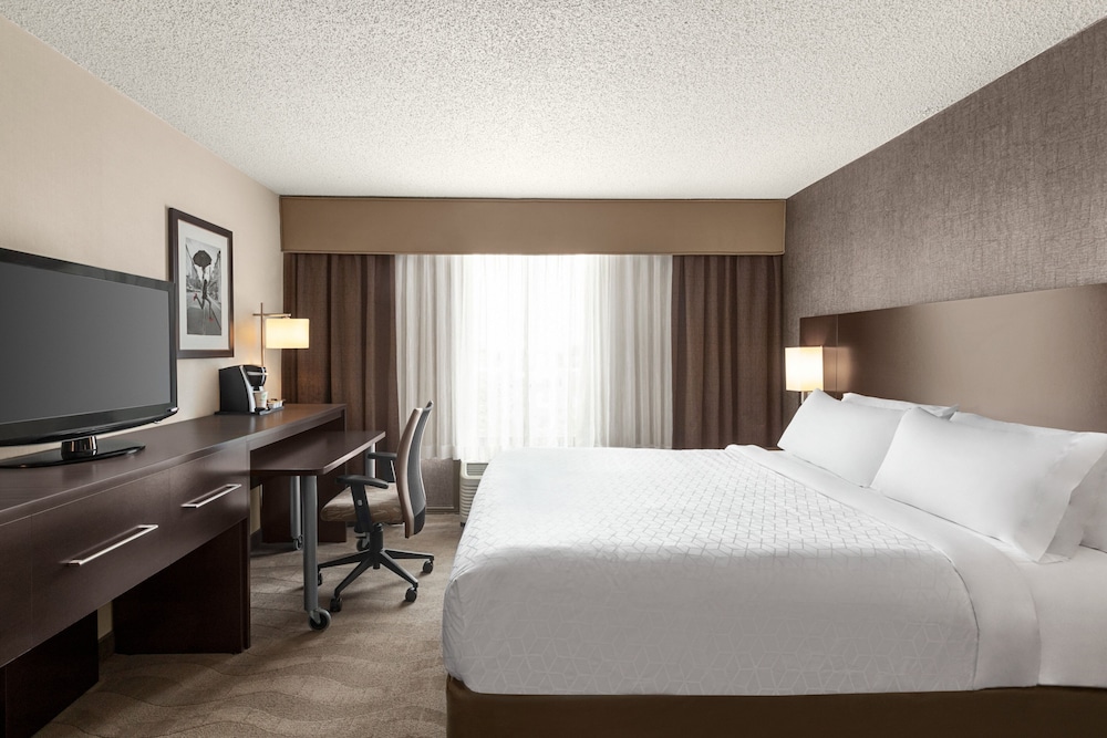 HOLIDAY INN BOSTON BUNKER HILL AREA 22/67
