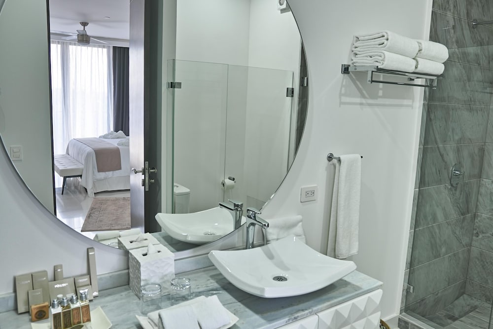 Serenity Hotel Boutique 70/70