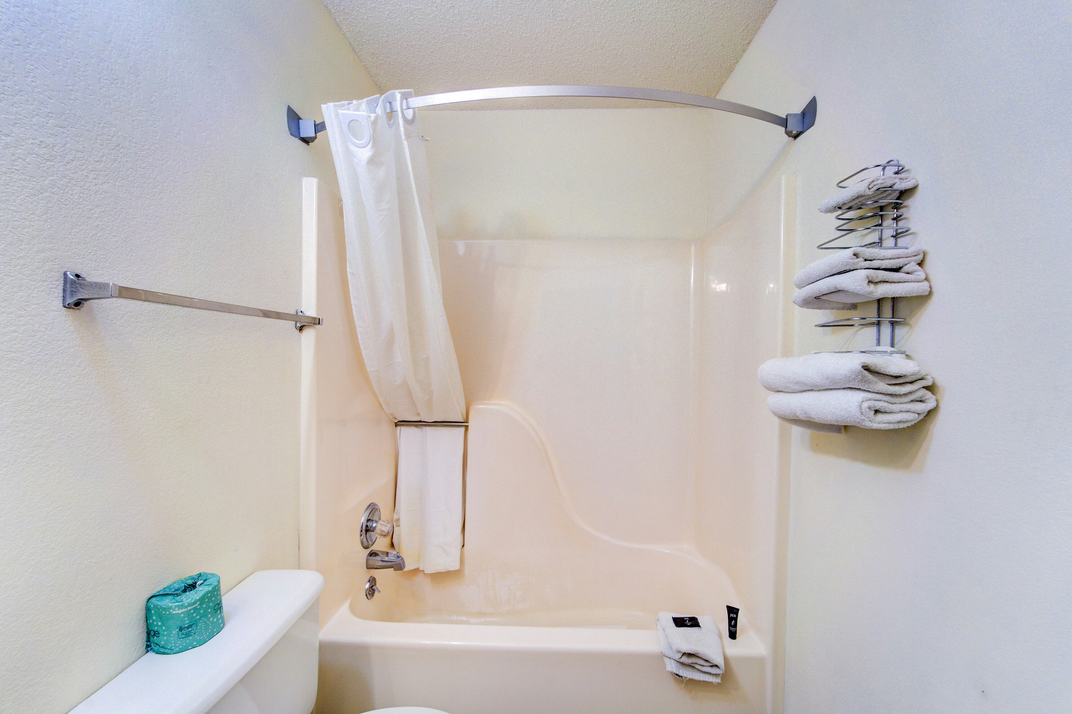 Capital O Amerihost Inn and Suites Kingdom City Hwy 54 MO 36/54