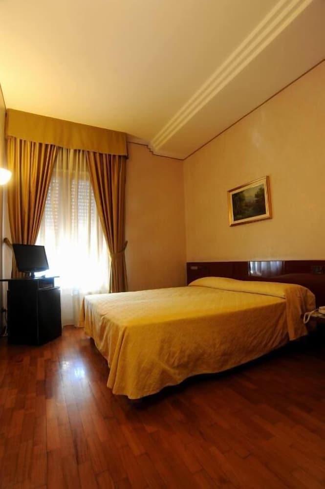Hotel Master 13/36