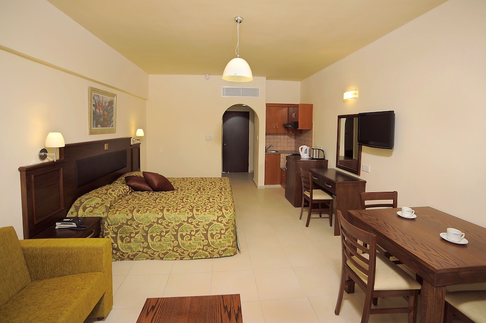 Euronapa Hotel Apartments 13/45