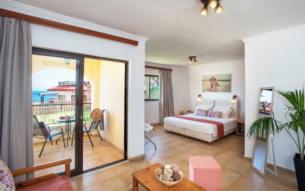 Pelagos Hotel 9/40