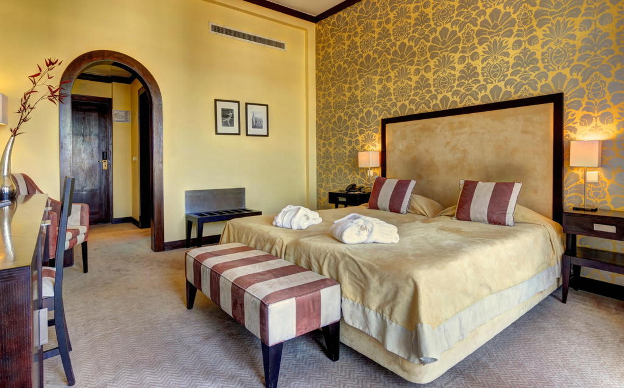 Standard, Double or Twin Bed